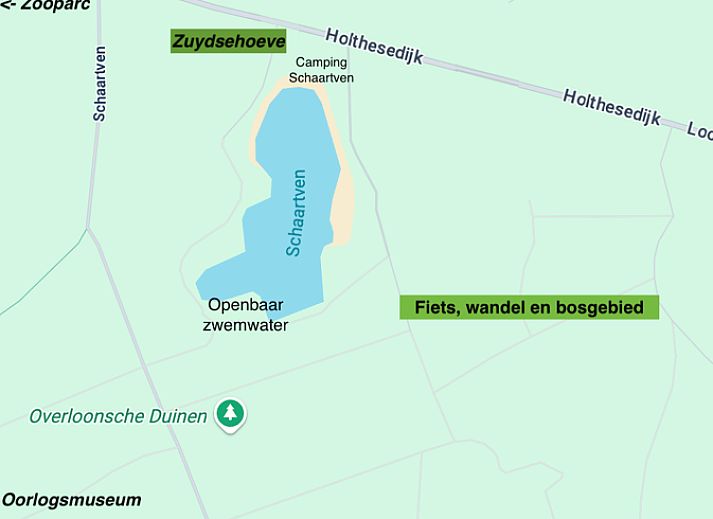 Rustieke hot tub in de tuin van Vakantiehuis in Overloon, omringd door groene natuur voor ultieme ontspanning.