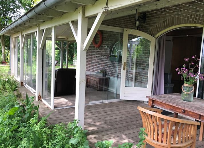 Authentiek Vakantiehuisje in Cuijk met rode dakpannen in Noordoost Brabant, Noord Brabant.