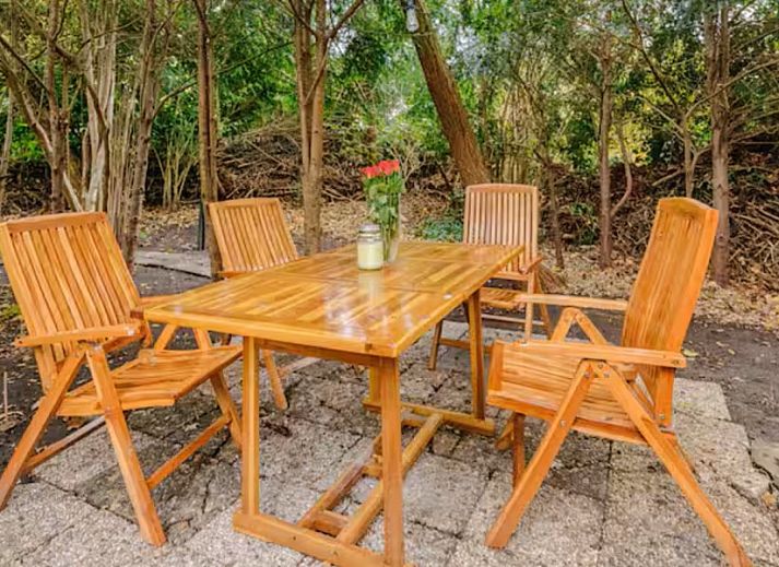 Luxe whirlpool in Westvleugel van luxe villa, Oss, Noord Brabant voor ultieme ontspanning.