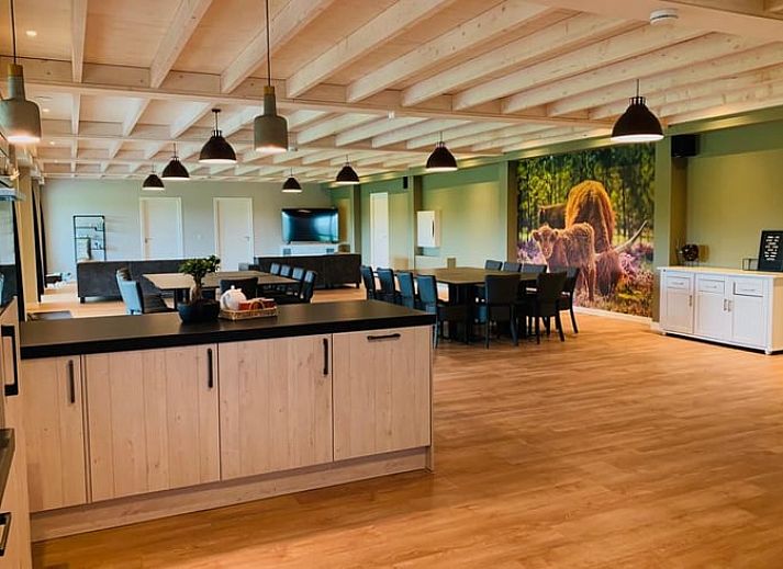 Huisje in Nistelrode, een vakantiehuis in Noordoost Brabant met ruime veranda en groen uitzicht.