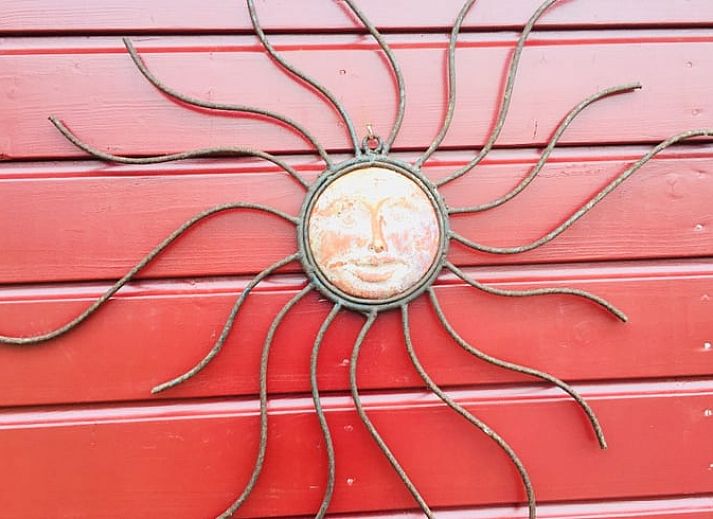 Cozy vacation home in Escharen, Northeast Brabant, surrounded by nature and pond.