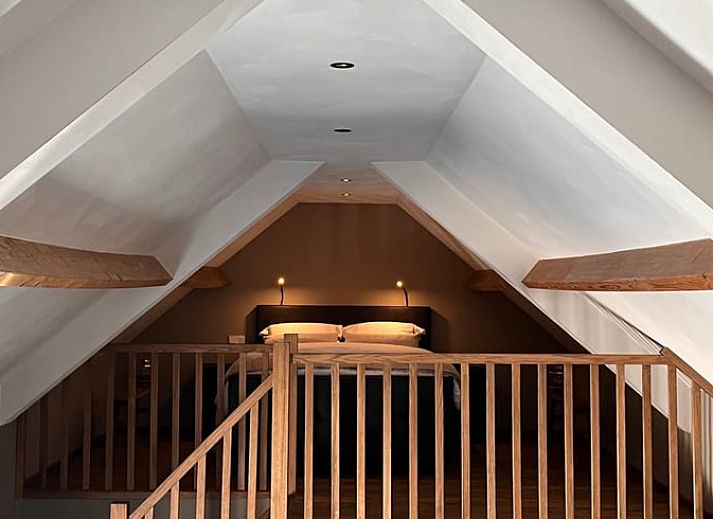 Teich mit Springbrunnen am Haus in Veghel, Ferienhaus in Nordost-Brabant, Nordbrabant.