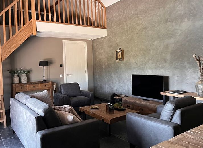 Teich mit Springbrunnen am Haus in Veghel, Ferienhaus in Nordost-Brabant, Nordbrabant.