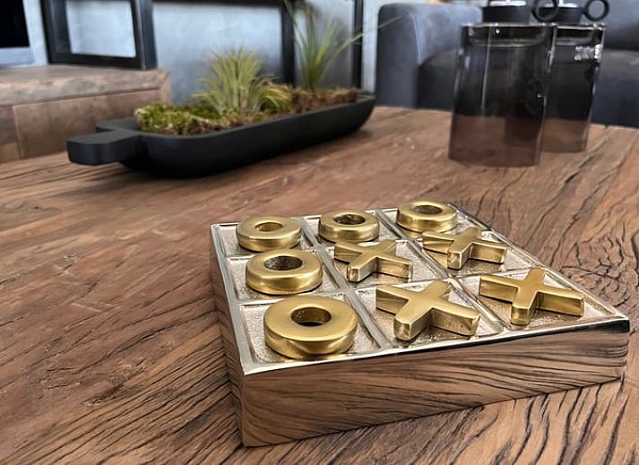 Strandkoerbe am Teich von Cottage in Veghel, Ferienhaus in Nordost-Brabant, Nordbrabant.