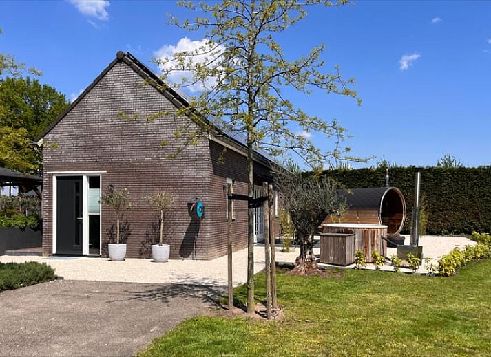 Whirlpool in Cottage in Veghel, Ferienhaus in Nordost-Brabant, Nordbrabant.