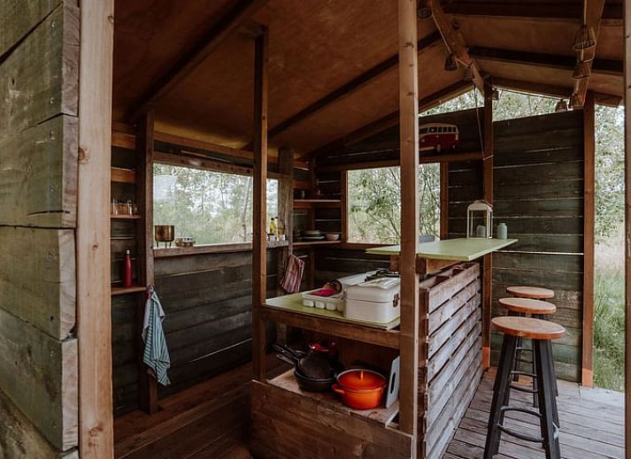Geniessen Sie die Ruhe im Huisje in Sint-Oedenrode, einem gemuetlichen Ferienhaus im Nordosten von Brabant mit einer einladenden Terrasse und gruener Umgebung.
