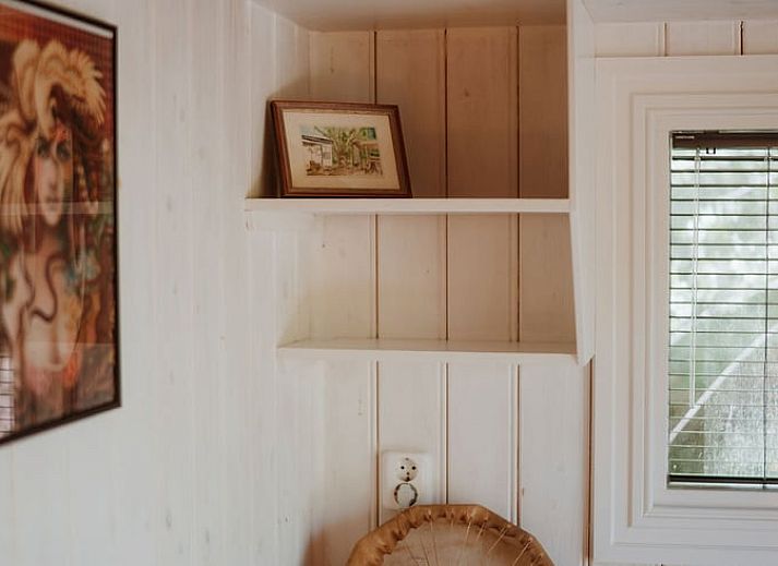 Geniessen Sie die Ruhe im Huisje in Sint-Oedenrode, einem gemuetlichen Ferienhaus im Nordosten von Brabant mit einer einladenden Terrasse und gruener Umgebung.