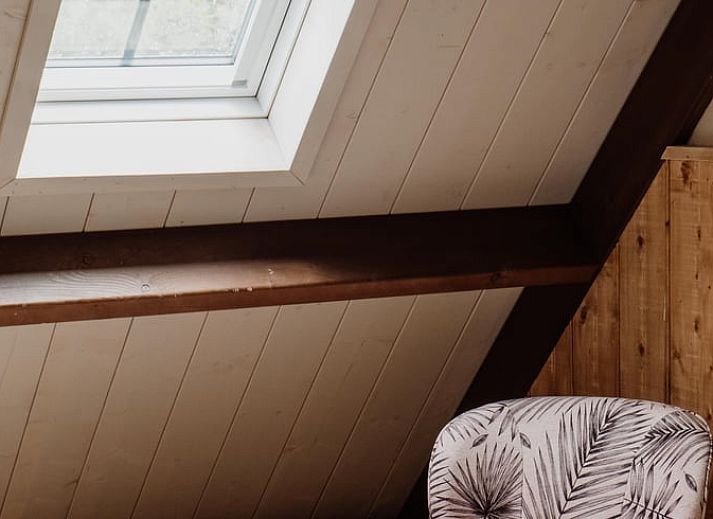 Charmante entree van Vakantiehuis in Sint-Oedenrode, Noordoost Brabant, met landelijke veranda en authentieke sfeer.