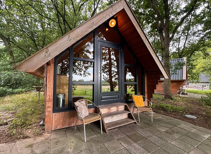 Charmant vakantiehuis Huisje in Vortum Mullem met veranda in Vortum-Mullem, omringd door natuur in Noordoost Brabant.