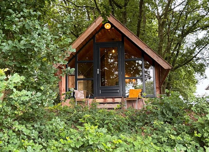 Charmant vakantiehuis Huisje in Vortum Mullem met veranda in Vortum-Mullem, omringd door natuur in Noordoost Brabant.