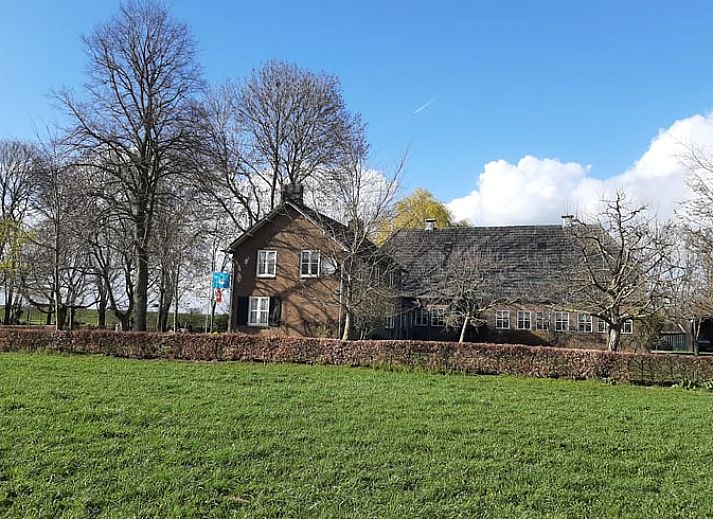 Rustiek Vakantiehuisje in Keent, Noordoost Brabant, omgeven door weelderige natuur en een serene omgeving in Noord Brabant.