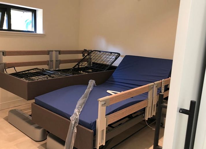 Stijlvolle woonkamer van Huisje in Breda met moderne inrichting, ideaal voor ontspanning in Noord Brabant.