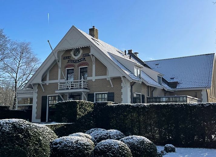 Keuken en eethoek in Vakantiehuisje in Breda, West Brabant, Noord Brabant.