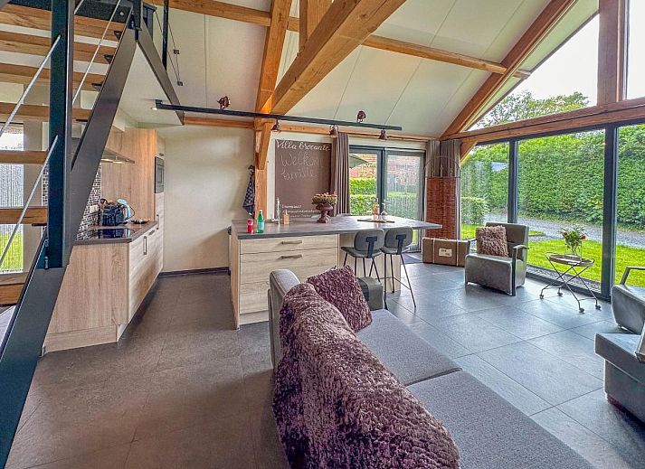 Enjoy the green surroundings at Villa Brocante in Alphen, vacation home with terrace in West Brabant.