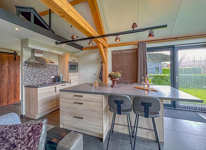 Enjoy the green surroundings at Villa Brocante in Alphen, vacation home with terrace in West Brabant.