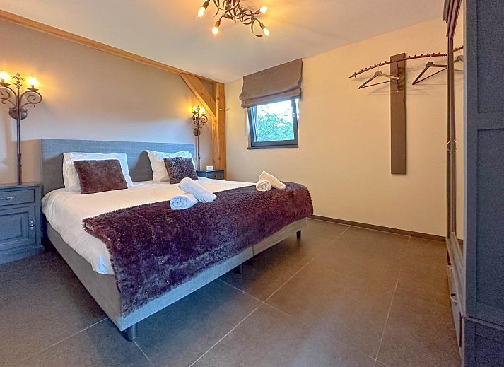 Side view of Villa Brocante in Alphen, North Brabant, vacation home with modern look.