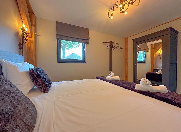 Side view of Villa Brocante in Alphen, North Brabant, vacation home with modern look.