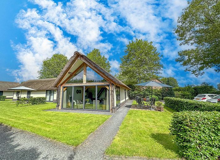 Cozy sitting area with a view in Villa Brocante, vacation home in Alphen, North Brabant.