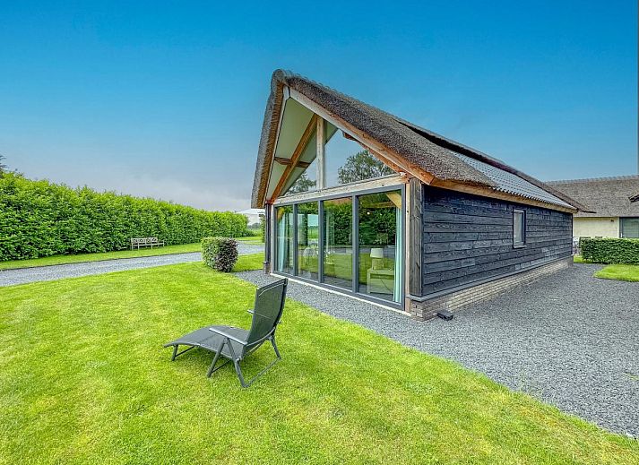 Villa Bianco vacation home in Alphen, North Brabant with beautiful garden and terrace.