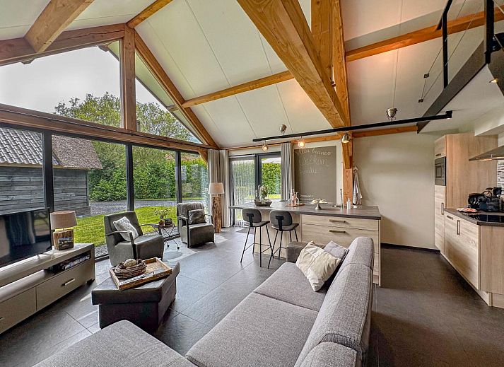 Villa Bianco vacation home in Alphen, North Brabant with beautiful garden and terrace.