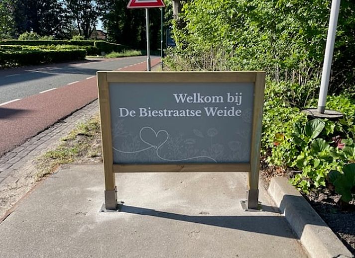 Ferienhaus in Gilze bietet ein rustikales Ferienhaus in West-Brabant mit einer sonnigen Terrasse und gruener Umgebung.