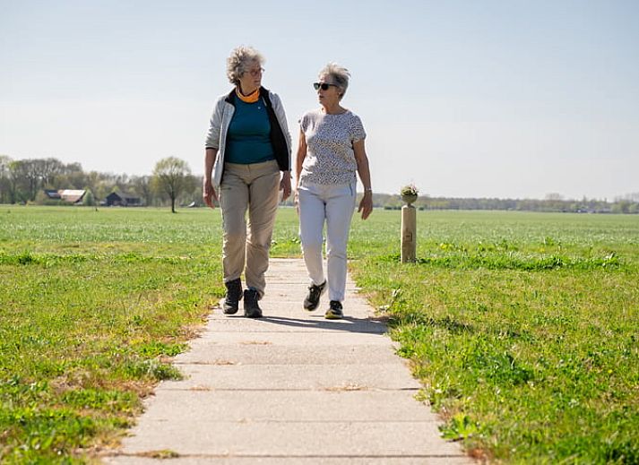 Geraeumige Kueche im Ferienhaus in Gilze, Westbrabant. Geniessen Sie die moderne Einrichtung und den hellen Innenraum in diesem Ferienhaus.