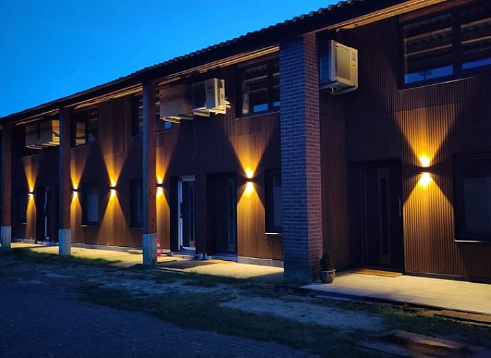 Veranda von Cottage in Rucphen, Ferienhaus in Westbrabant. Geniessen Sie die Ruhe und die Natur in Nordbrabant mit bequemen Sitzgelegenheiten.