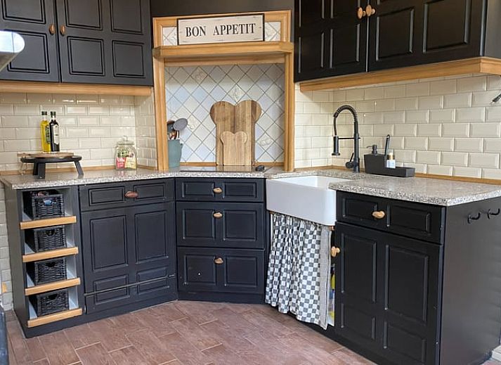 Attraktives Schlafzimmer in einem Ferienhaus in Hoogerheide, Westbrabant.