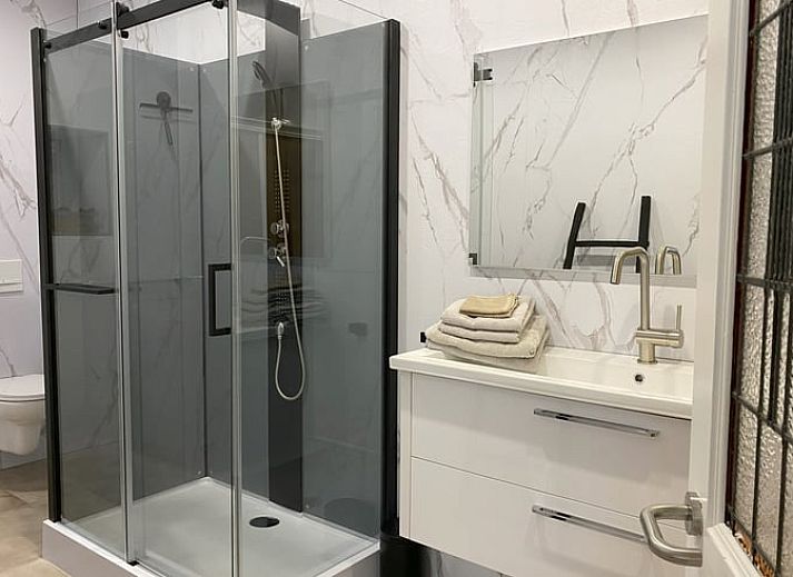 Attraktives Schlafzimmer in einem Ferienhaus in Hoogerheide, Westbrabant.