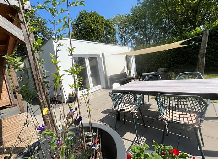 Guest house 442104 - Holiday property West Brabant - Vakantiehuisje in Oosterhout