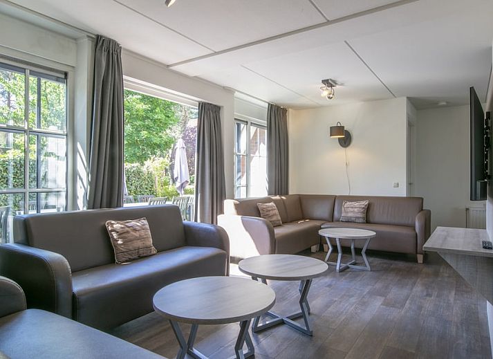 FV14 Comfort bungalow in Oosterhout, North Brabant, surrounded by nature with a charming terrace for a relaxing vacation.