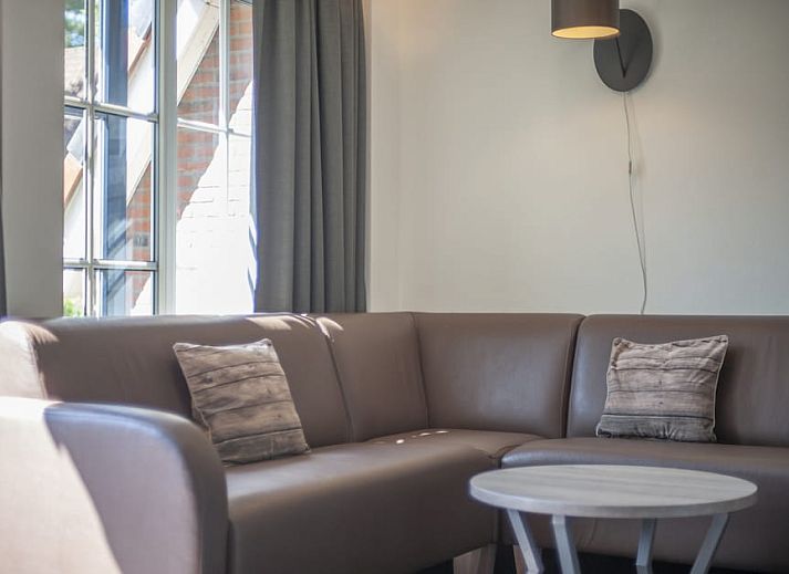 FV14 Comfort bungalow in Oosterhout, North Brabant, surrounded by nature with a charming terrace for a relaxing vacation.