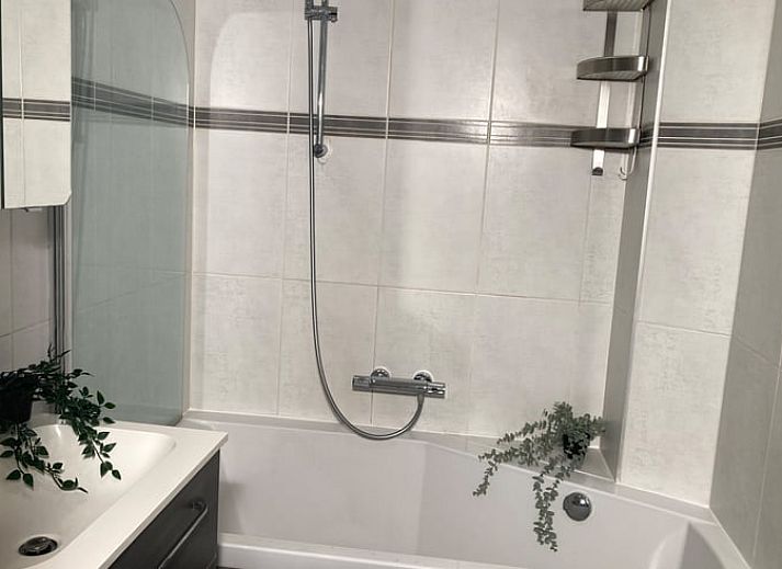 Modern kitchen in Cottage in Oosterhout, vacation home in Oosterhout, West Brabant, North Brabant.