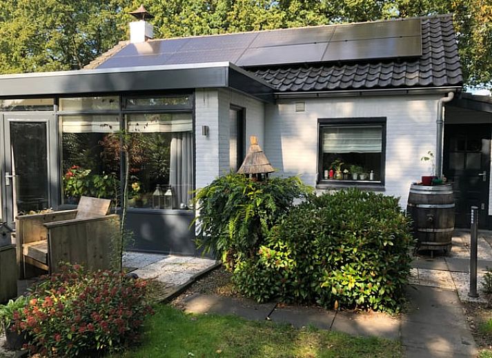 Stylish living room of Huisje in Oosterhout, vacation home in Oosterhout, West Brabant, North Brabant.