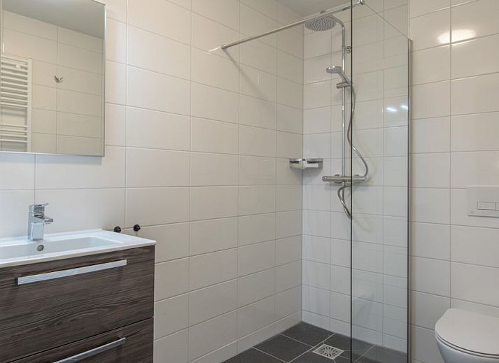 FV14 Comfort Plus Ferienhaus in Oosterhout, Nordbrabant, umgeben von gruener Natur und rustikalem Charme.