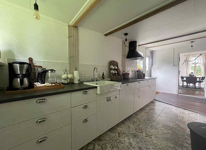 NB094 vakantiehuis in Molenschot, Noord Brabant, met sfeervol terras en groene tuin.