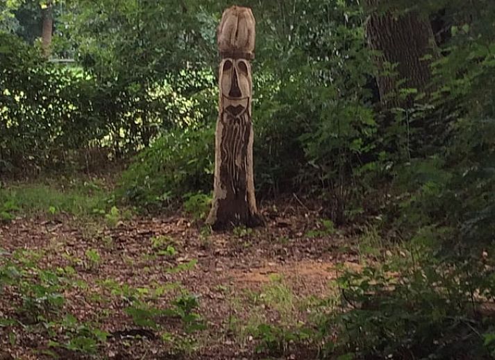 Ruhiger Fluss am Ferienhaus in Rijsbergen, ruhige Umgebung in Rijsbergen, Westbrabant, Nordbrabant.