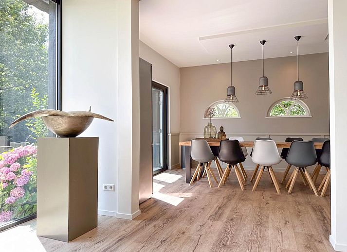 Gemuetliche Terrasse im Ferienhaus De Karkooi in Rijsbergen, Nordbrabant.