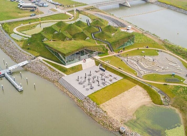 Access road to Holiday home in Werkendam surrounded by nature, West Brabant, North Brabant