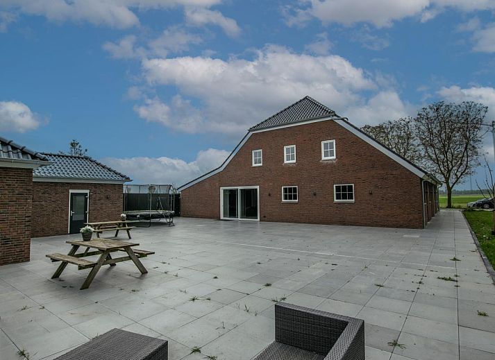 Ferienhaus Jonkershof in Lage Zwaluwe mit grossem Garten und moderner Architektur in Westbrabant.