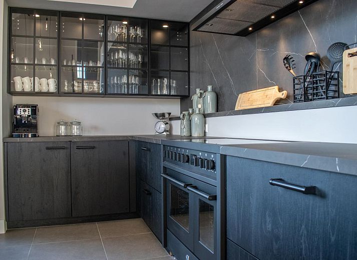 Terrasse des Ferienhauses Jonkershof in Lage Zwaluwe, ideal fuer Outdoor-Aktivitaeten in Nordbrabant.