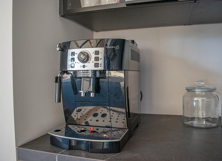 Stilvolles Esszimmer im Jonkershof, Ferienhaus in Lage Zwaluwe mit Blick auf die Natur von Westbrabant.