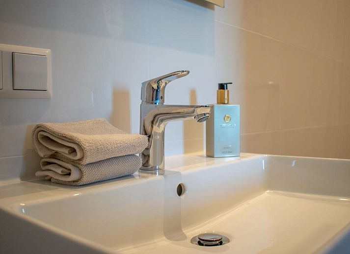 Geraeumiges Esszimmer im Jonkershof, Ferienhaus in Lage Zwaluwe, ideal fuer Familientreffen in Nordbrabant.