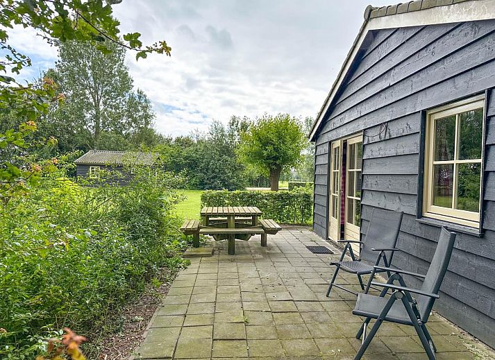 Vakantiehuis Aarde in Lage Zwaluwe, omgeven door groene natuur in West Brabant, Noord Brabant.