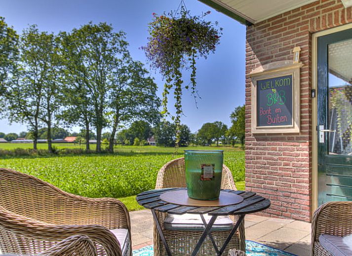 Veranda des Hauses in Sprundel, ein Ferienhaus in Nordbrabant mit rustikalem Charme.