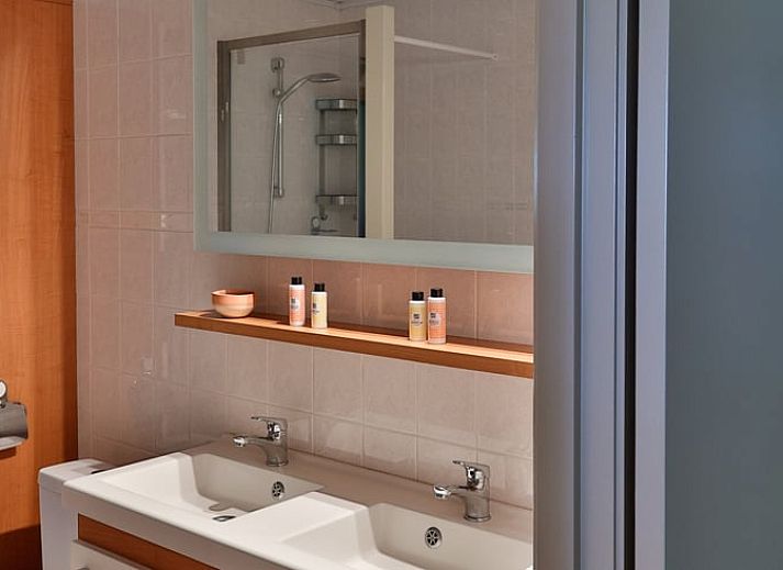 Schattige Veranda von Huisje in Sprundel, einem Ferienhaus im gruenen Westbrabant.