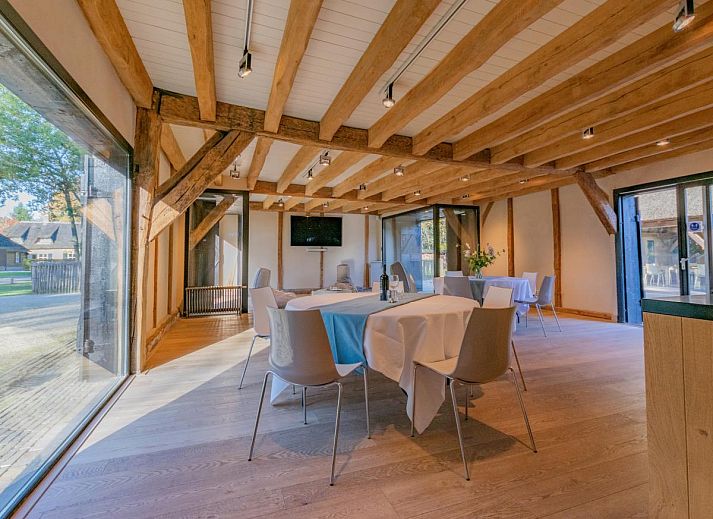 Jager en Hooijmijt vacation home in Ulvenhout AC, West Brabant. Authentic farmhouse with thatched roof surrounded by nature and tranquility.