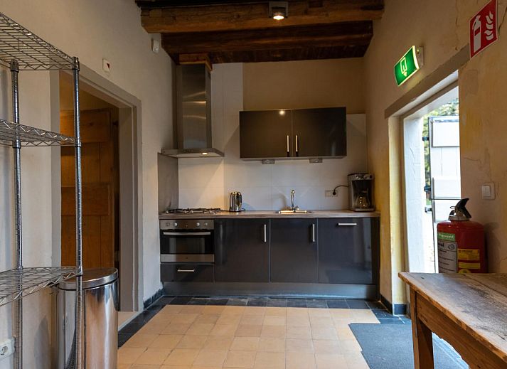 Jager en Hooijmijt vacation home in Ulvenhout AC, West Brabant. Authentic farmhouse with thatched roof surrounded by nature and tranquility.