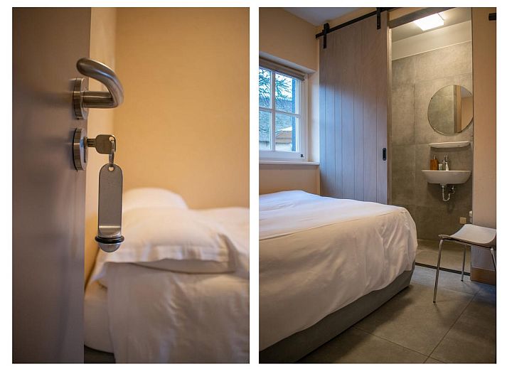 Rustic vacation home Jager en Hooijmijt in Ulvenhout AC, North Brabant, with charming thatched roof and rural surroundings.