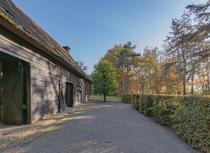 De Jager en de Gelagkamers, a charming vacation home in Ulvenhout AC, surrounded by green nature in West Brabant.